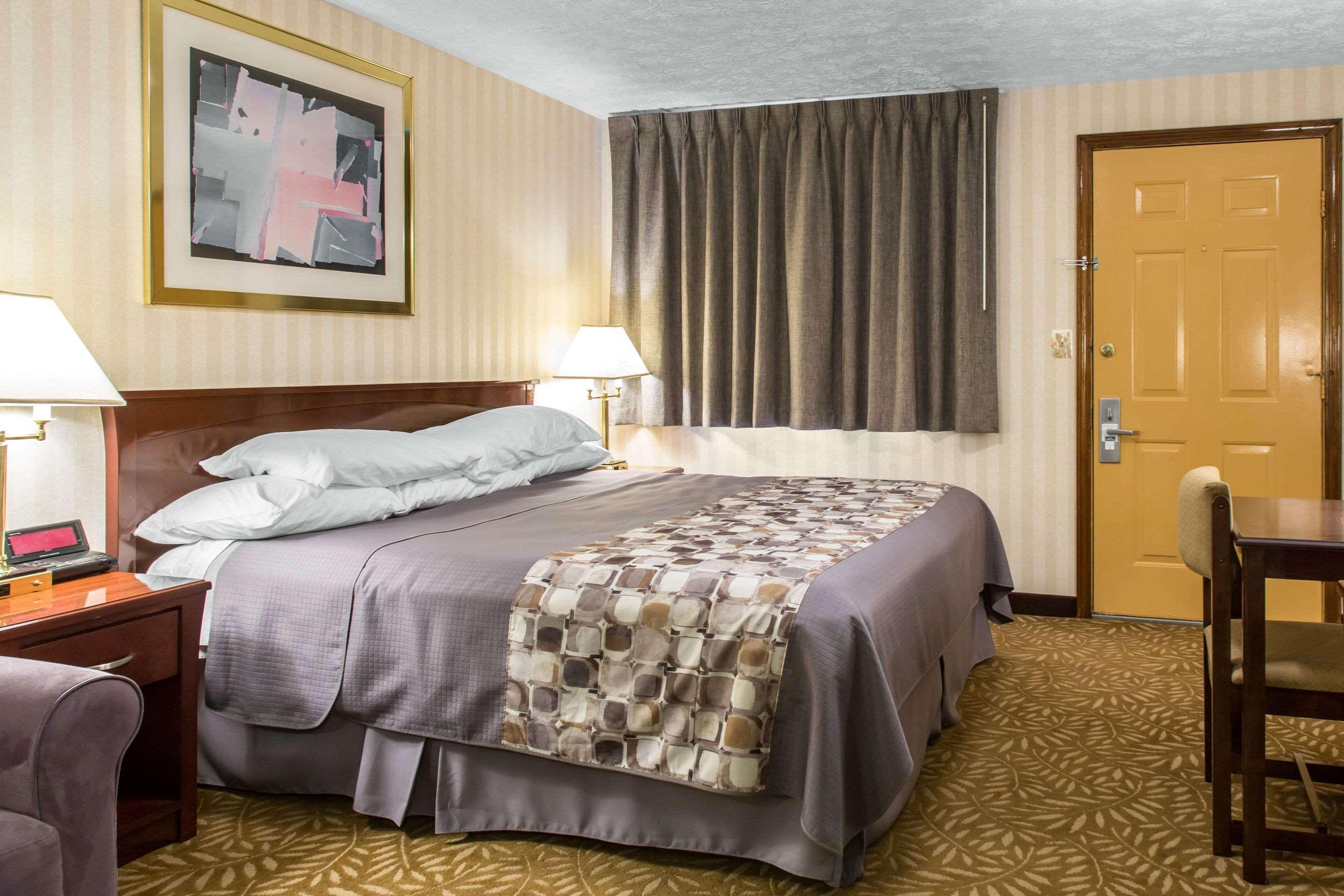 Rodeway Inn & Suites Branford - Guilford Екстериор снимка