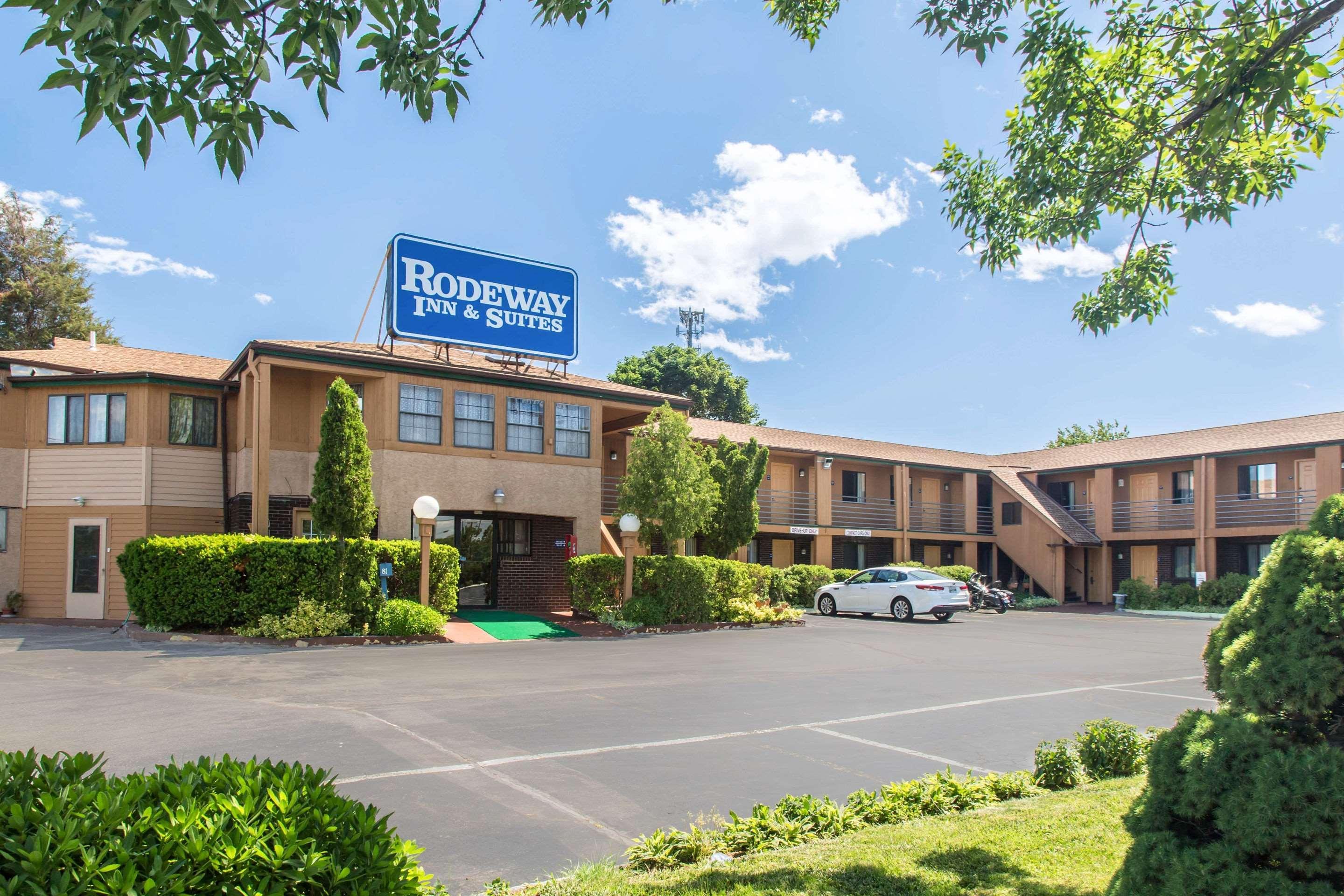 Rodeway Inn & Suites Branford - Guilford Екстериор снимка
