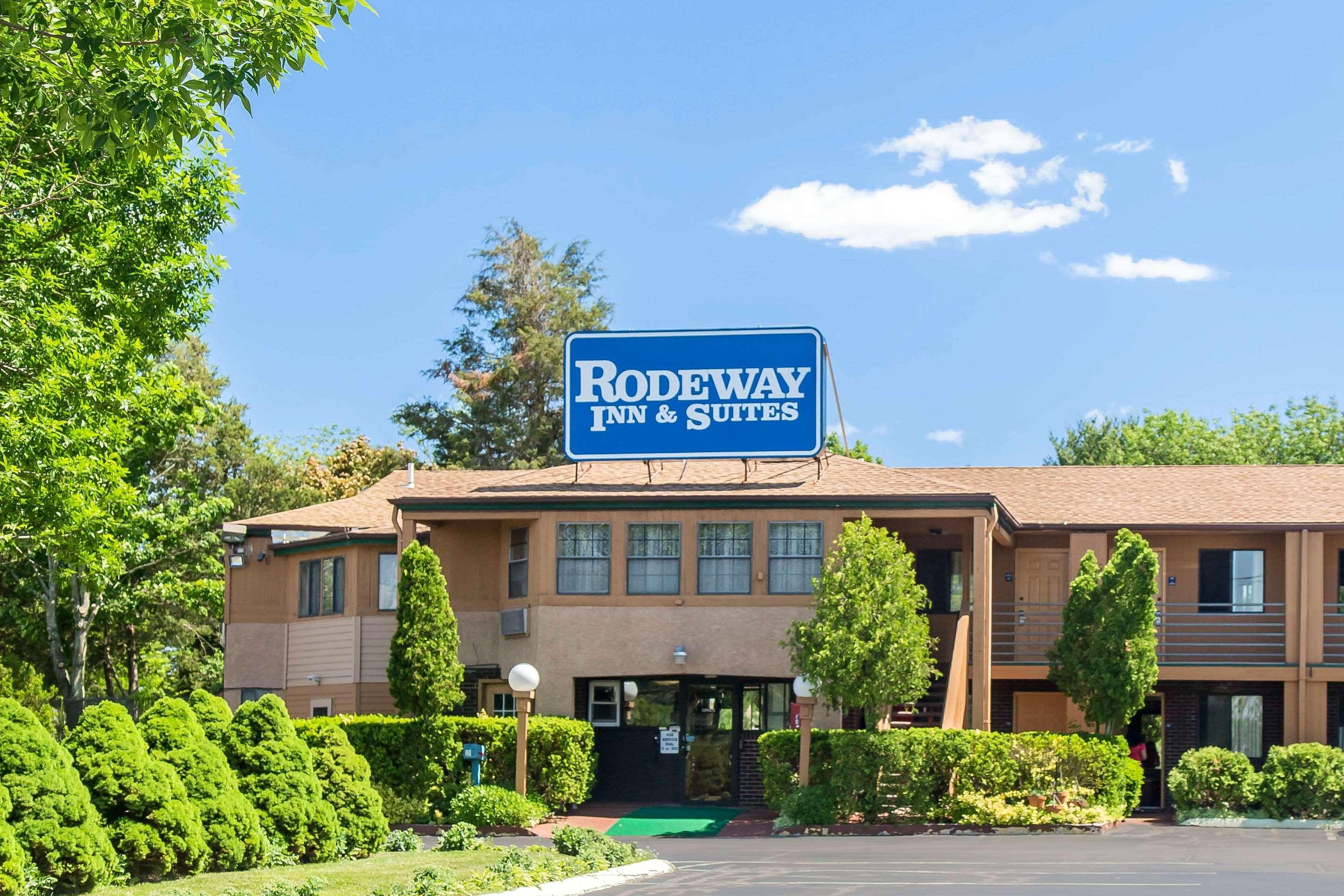 Rodeway Inn & Suites Branford - Guilford Екстериор снимка