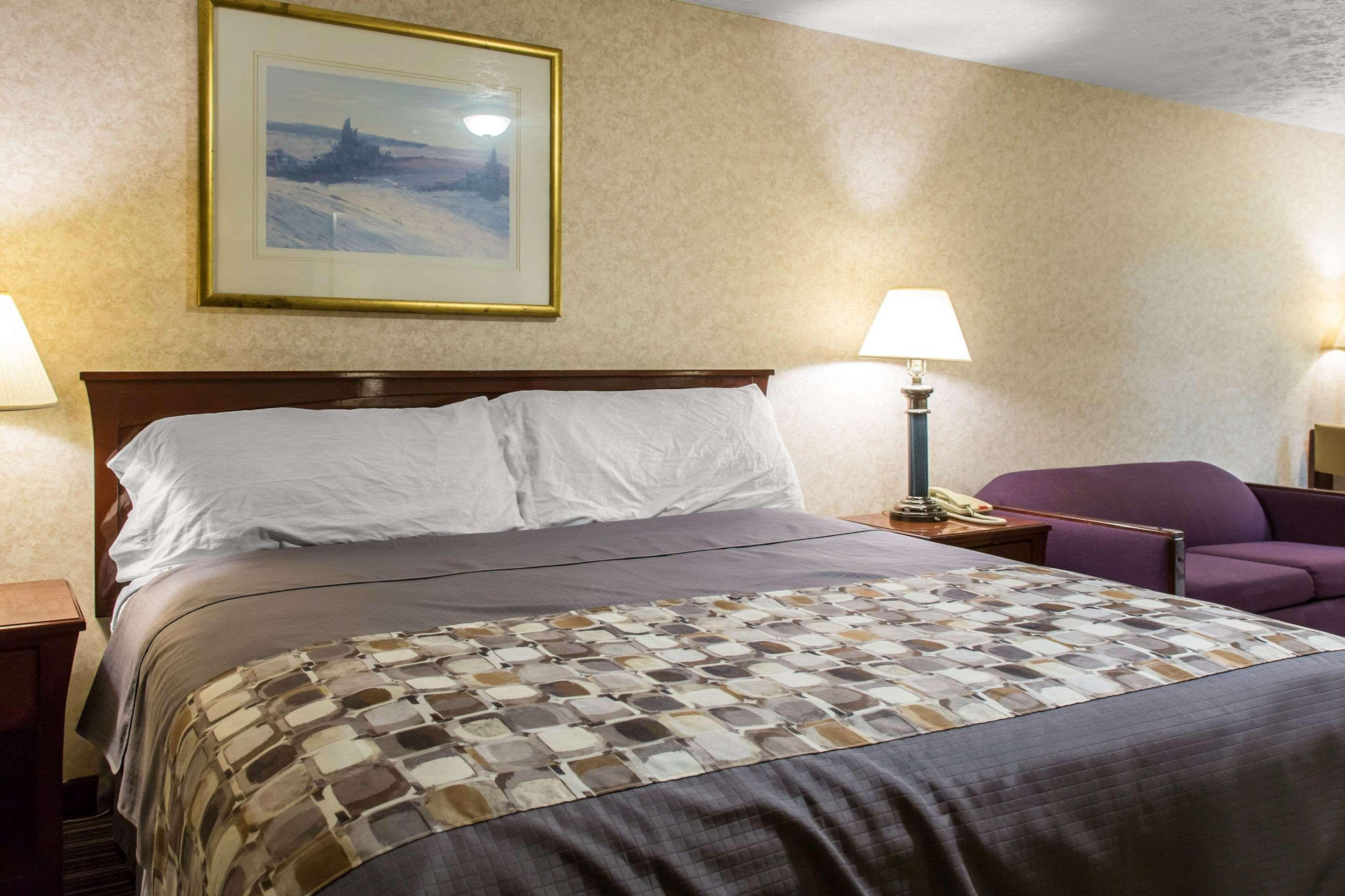 Rodeway Inn & Suites Branford - Guilford Екстериор снимка